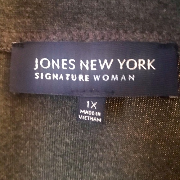 Velour Zip Jacket. Jones NY Woman. Grey. Cinch collar. Button pockets. Size 1X. - Picture 4 of 6